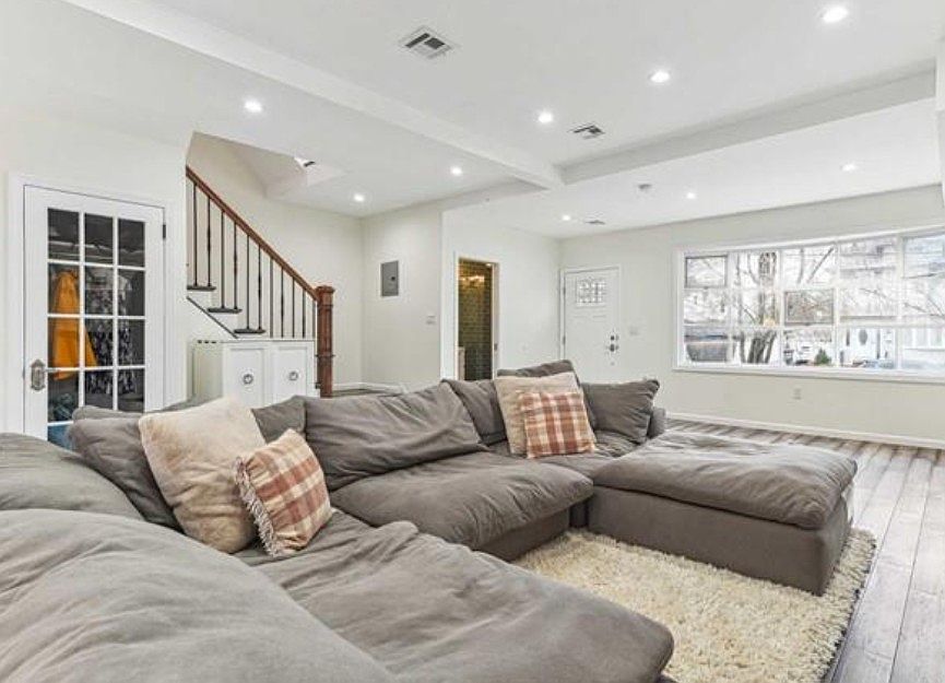 1st image of 103 Poplar St