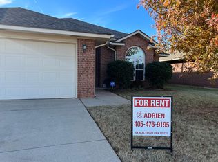 4411 Applegate Dr, Moore, OK 73160