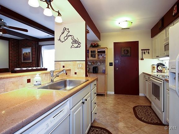 3rd image of 1504 Pebblecreek Dr