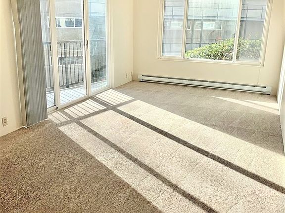 4th image of 1925 Eastlake Ave E APT 103