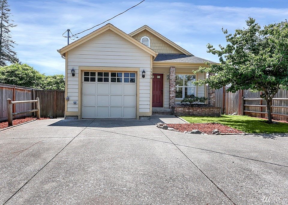 Welcome home to this charming 2 bedroom ~ 1.75 bath home!