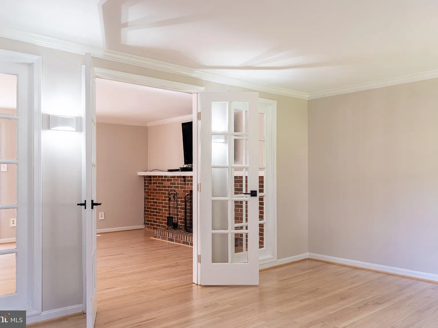 5 bed, 3.5 bath, 3820 sqft, $4,695 — Photo 3