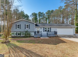 886 Ridgedale Dr, Lawrenceville, GA 30043