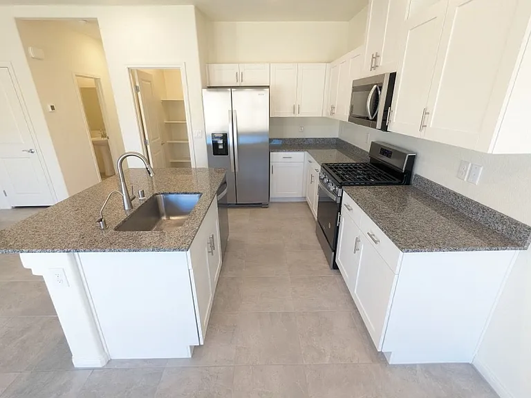 7071 Alabaster Peak St — Photo 7