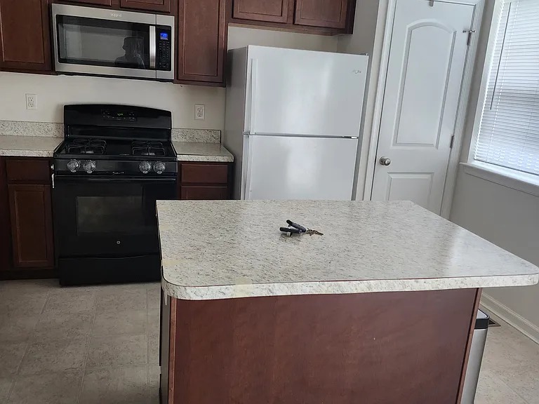 628 Jacobsen Cir — Photo 6