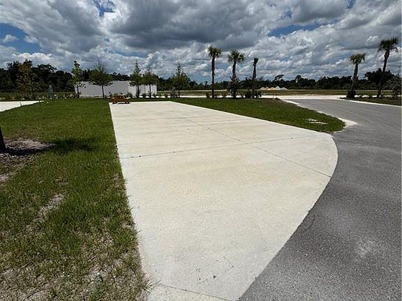 4th image of 270, 272 Horizon RD