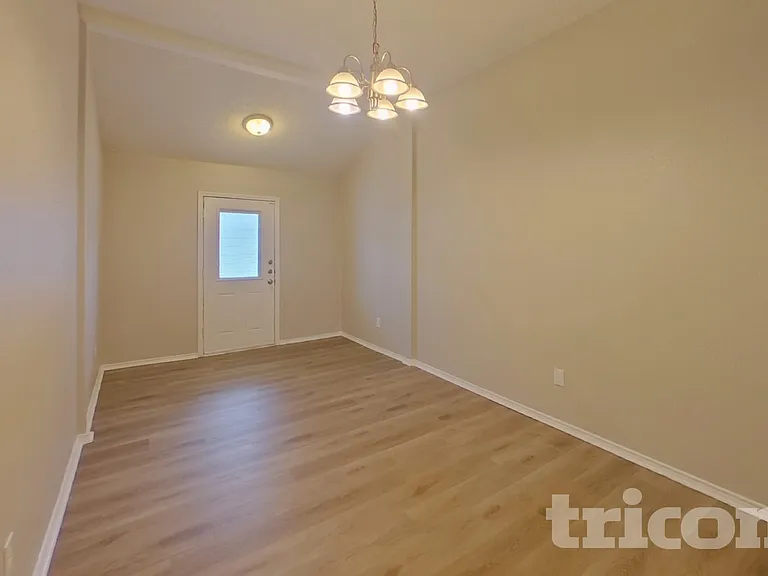 10525 Flamewood Dr — Photo 6