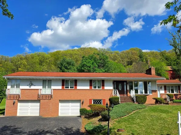 13710 Cardinal Dr SE, Cumberland, MD 21502