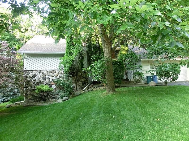 1st image of 1058 Briarwood Dr