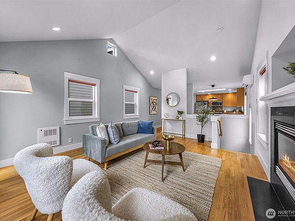5th image of 7019 Ravenna Avenue NE