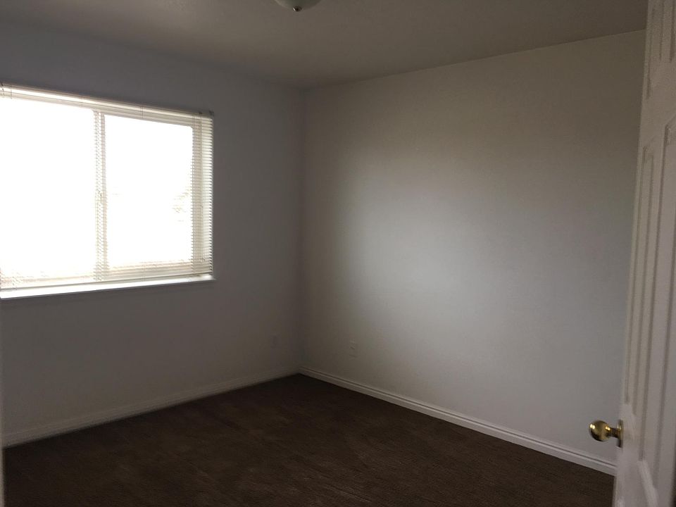 1st image of 630 Linden Dr APT 2