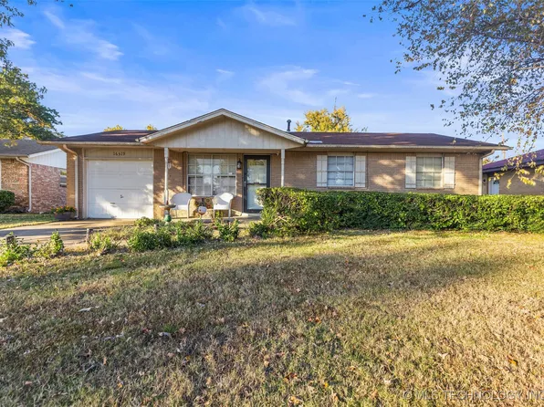 16519 E 2nd St S, Tulsa, OK 74108