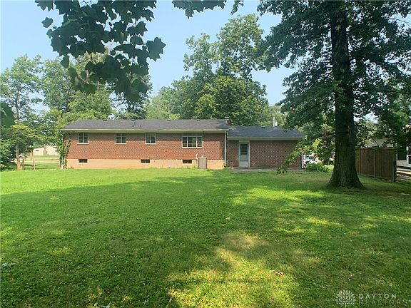 5th image of 2155 Oakwood Dr