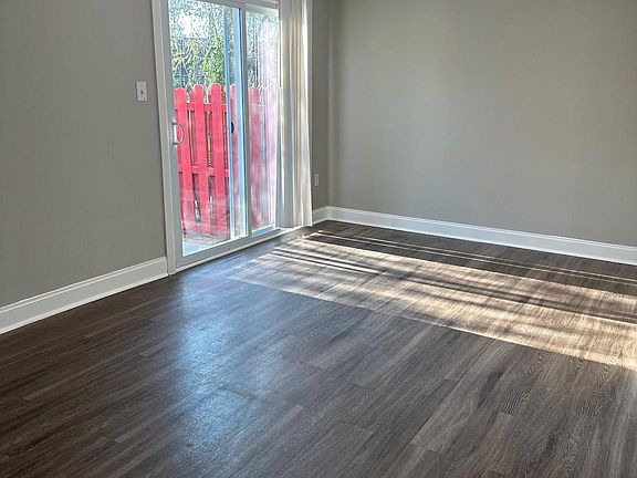 2nd image of 2819 Banks Ct