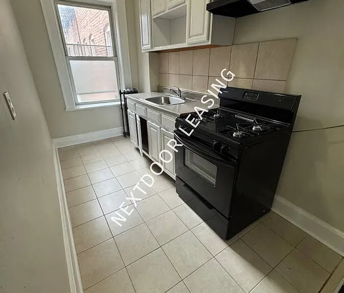 220 Roseville Ave #305M — Photo 1