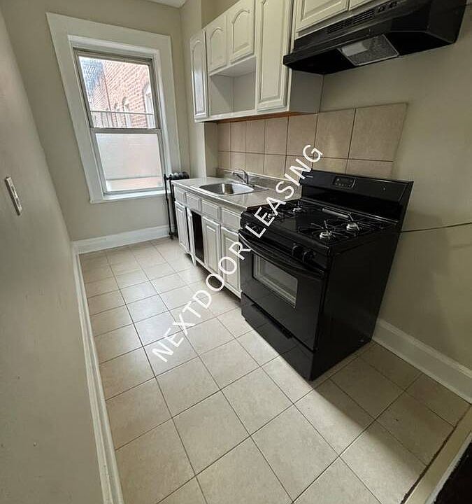 1st image of 220 Roseville Ave #305M