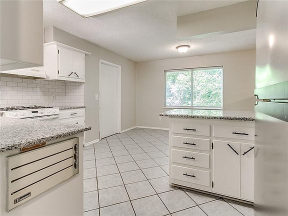 4th image of 7701 NW 7th St