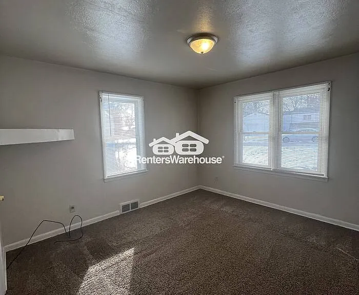 9812 Balboa Dr — Photo 11