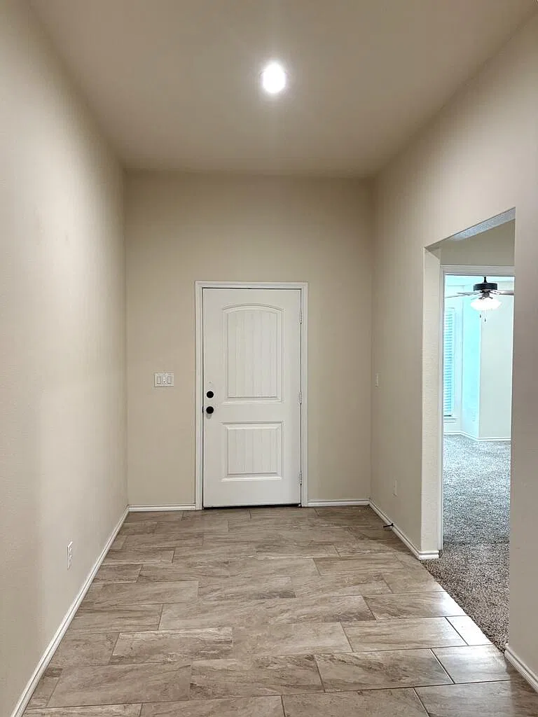 3 bed, 2.0 bath, 2100 sqft, $2,750 — Photo 4