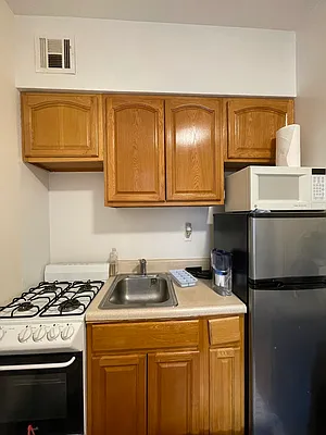 Rented by R & E Real Estate Management Co Inc | media 11