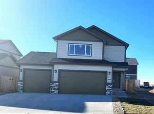 650 Hilltop Pl, Mills, WY 82604