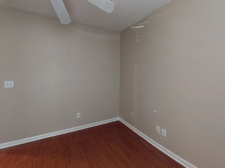 860 Autumn Ridge Rd — Photo 17