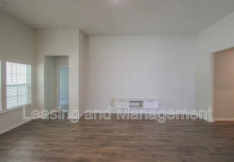 150 Daniels Creek Cir — Photo 3