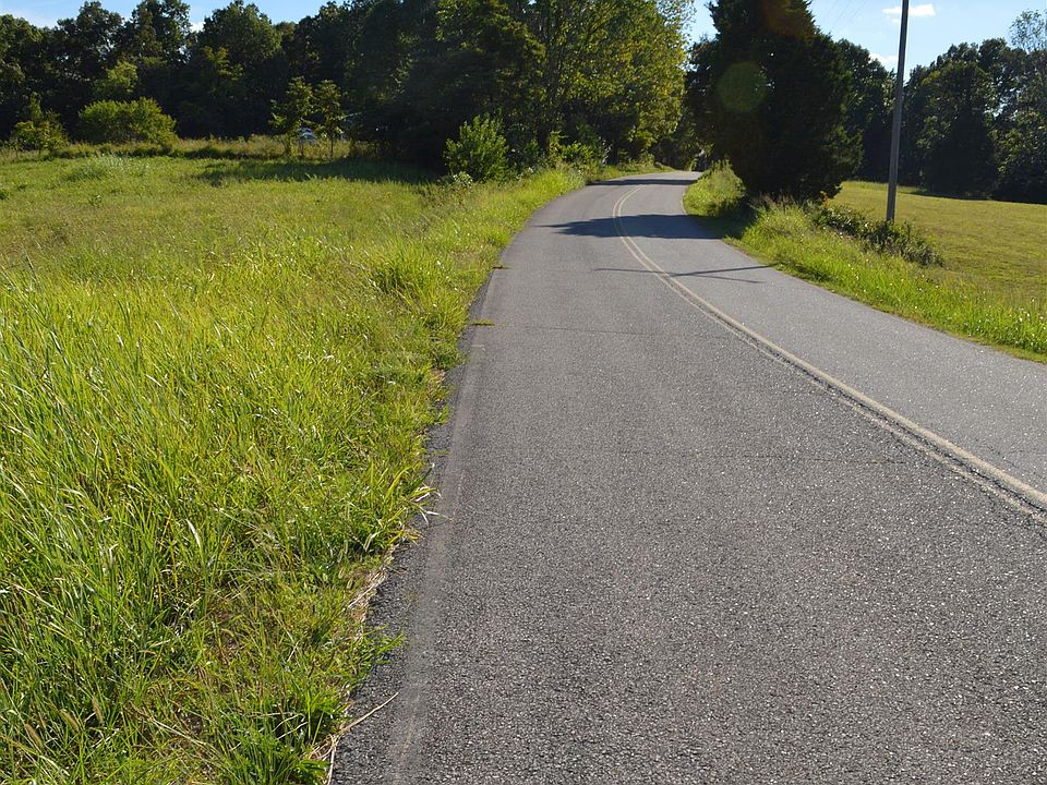 2nd image of 2437 Nubbin Ridge Rd
