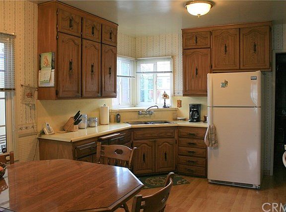 Kitchen with eat-in area