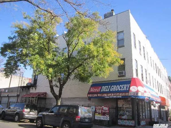 575 Woodward Ave, Flushing, NY 11385