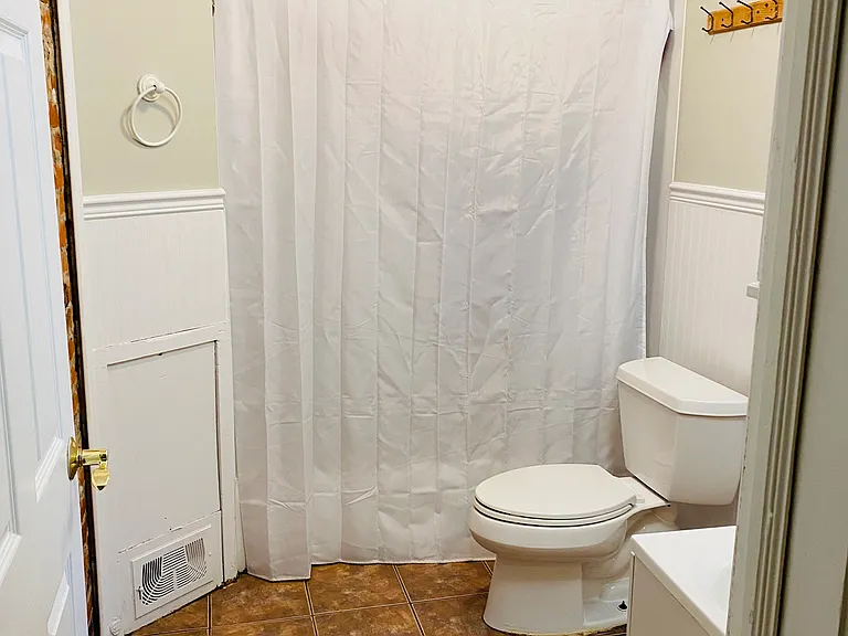 131 Rosedale St #2 — Photo 7