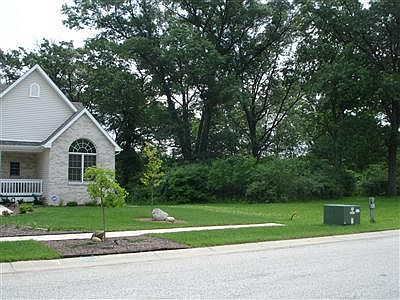 2nd image of 625 Gilbert Ct
