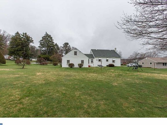 3rd image of 390 Atkins Ave