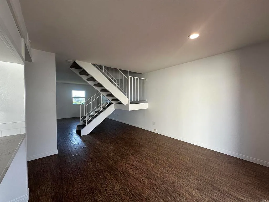 3 bed, 1344 sqft, $5,450 — Photo 4