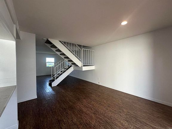 4th image of 859 Del Mar Downs Rd