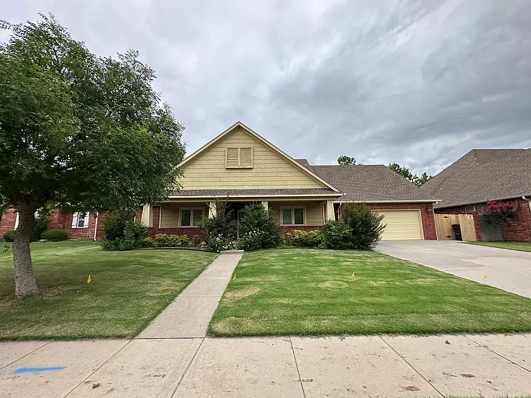 2709 Belmont Dr — Photo 2