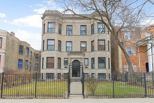1st image of 4867 N Kenmore Ave