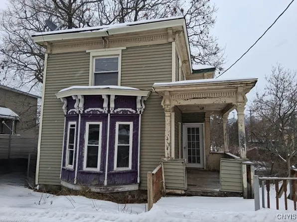 2 Mill St, Marathon, NY 13803