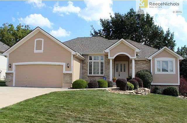 Popular Reverse 1 1/2 Story