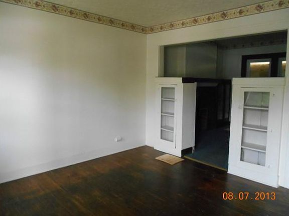 3rd image of 2035 Floral Ave