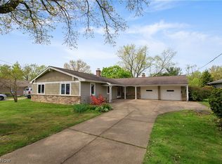 30200 Crestview Dr, Bay Village, OH 44140
