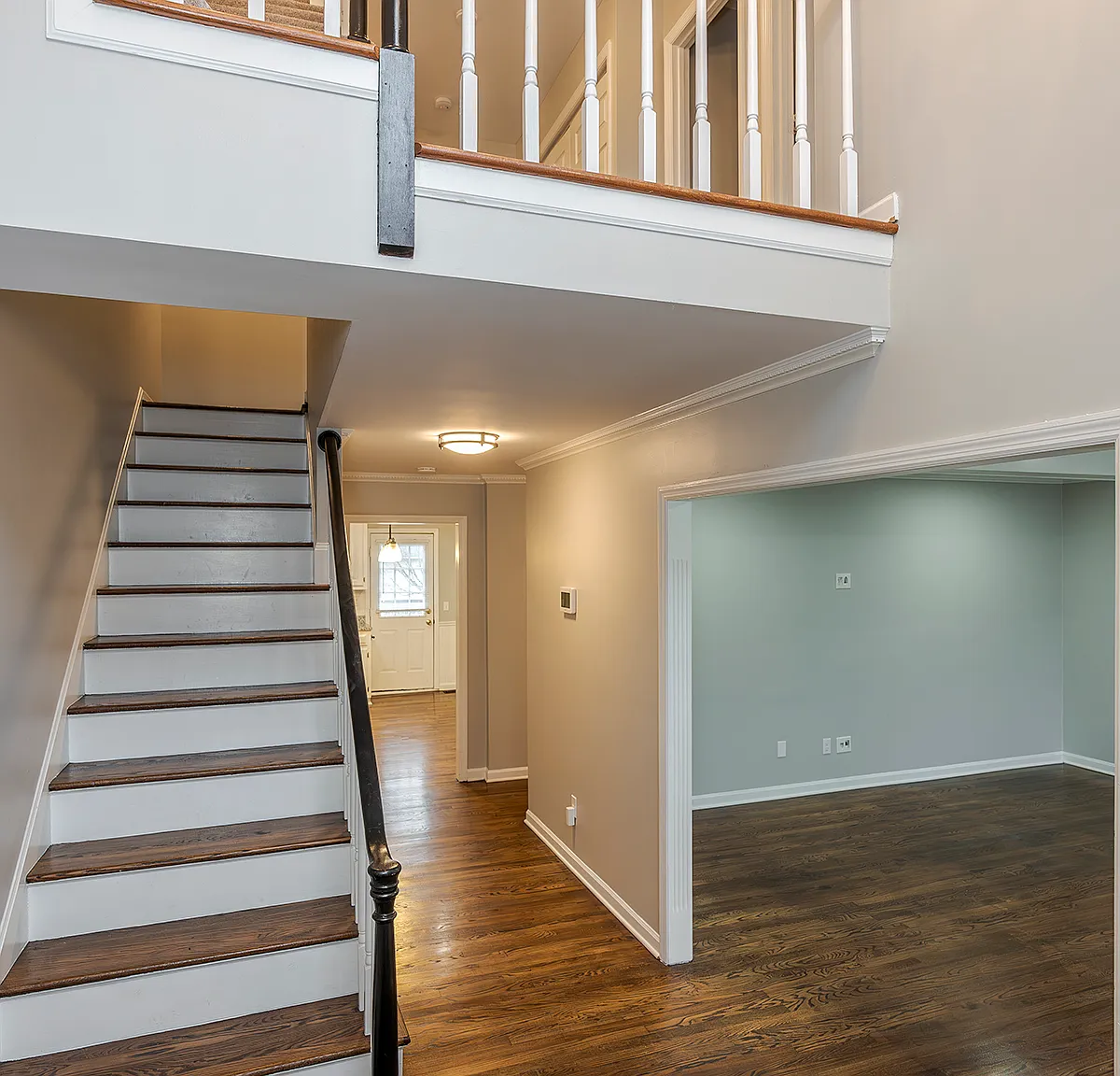 3 bed, 2.5 bath, 2136 sqft, $2,295 — Photo 3