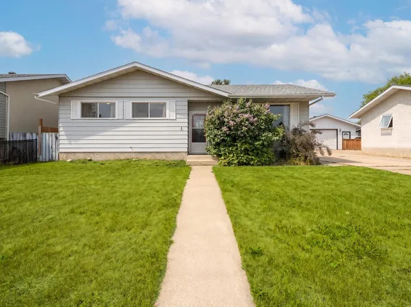 9804 97th St, Morinville, AB T8R 1G7