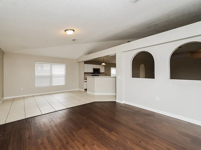 12814 Lake Vista Dr — Photo 7