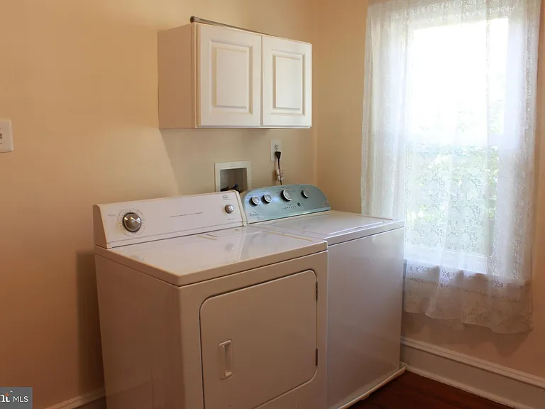34 S Poplar Ave — Photo 16