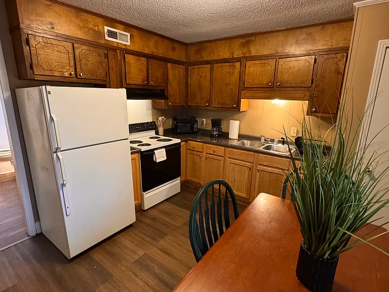 38 Pecan St #38 — Photo 7