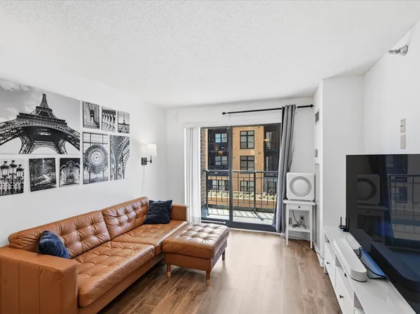 401 1st St S #203, Minneapolis, MN 55401