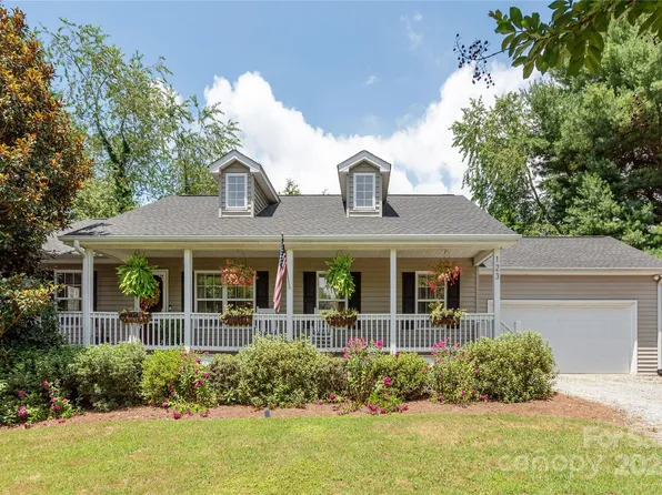 123 Jeromy Ln, Hendersonville, NC 28739