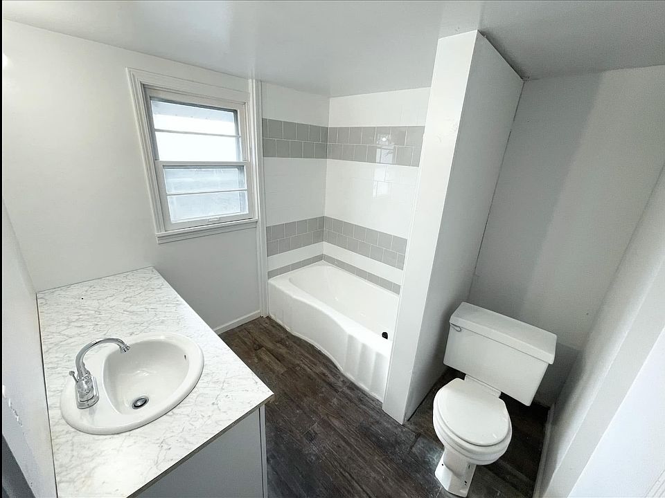 1st image of 714 N Fillmore St #1/2