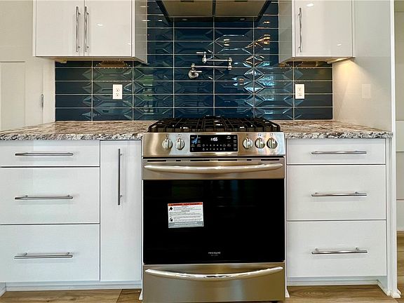 5th image of 2371 Marks Mill Ln